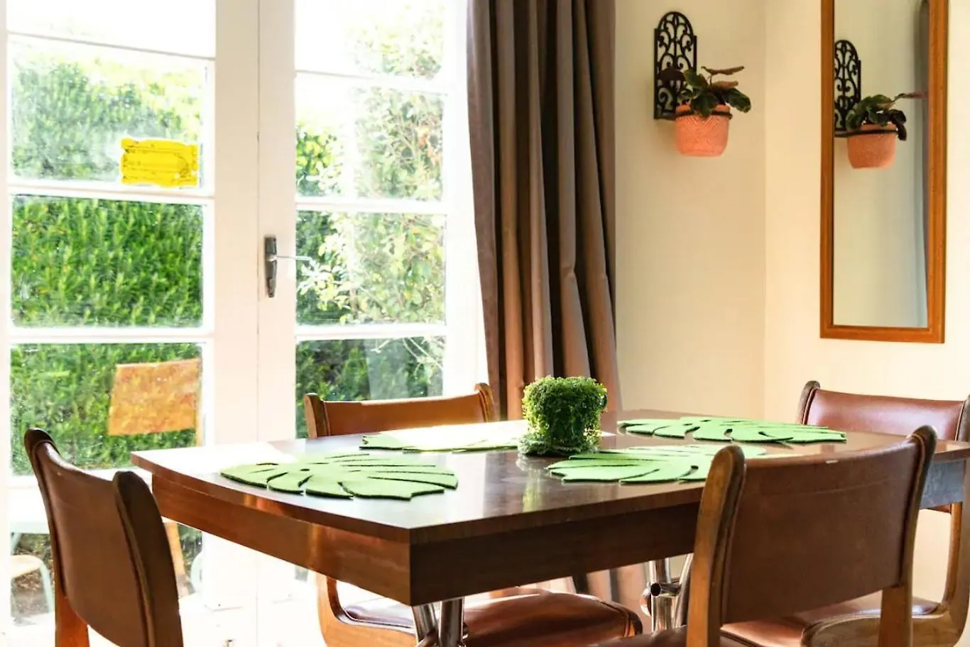 Cosy And Quiet Vintage Retreat Apartment Christchurch
