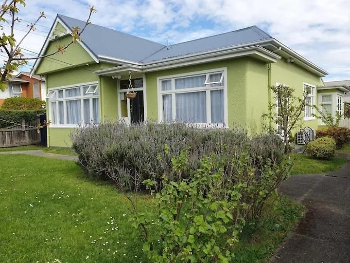 Cosy And Quiet Vintage Retreat Apartment Christchurch